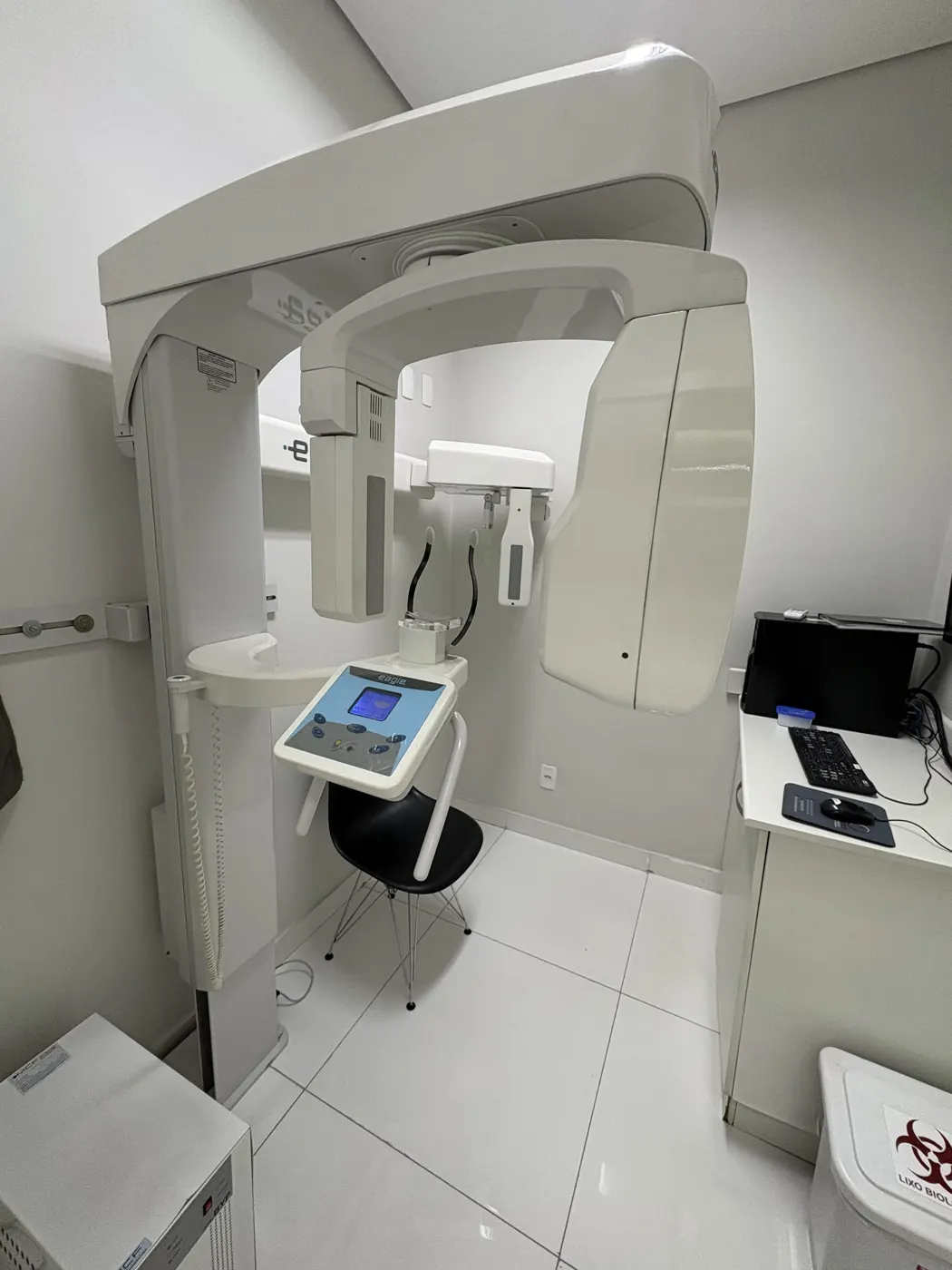Equipamento de radiografia panorâmica digital da clínica